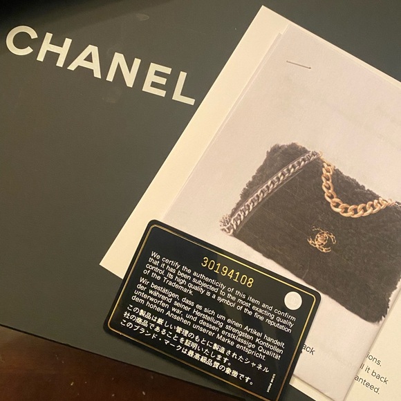 🖤 Rare Sherpa/ shearling authentic CHANEL 19 chain large bag / purse 🖤 - Picture 17 of 17